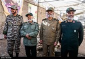 حضور سردار امیرعلی حاجی زاده فرمانده نیروی هوافضای سپاه, امیر سرلشکر موسوی فرمانده کل ارتش, سرلشکر غلامعلی رشید فرمانده قرارگاه مرکزی خاتم الانبیاء و امیر علیرضا صباحی فرد فرمانده نیروی پدافند هوایی ارتش در مرحله نهایی رزمایش پدافند هوایی مدافعان آسمان ولایت ۹۸