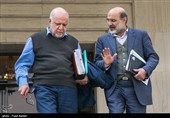 عبدالعلی علی‌عسگری رئیس سازمان صدا و سیما و بیژن نامدار زنگنه وزیر نفت درحاشیه جلسه هیئت دولت 