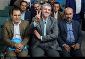 حضور مصطفی کواکبیان در وزارت کشور برای ثبت‌نام در یازدهمین دوره انتخابات مجلس شورای اسلامی