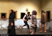 نمایش «مقدس»|چرا از معنا می‌گریزیم؟