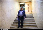 حضور الیاس حضرتی در وزارت کشور برای ثبت‌نام در یازدهمین دوره انتخابات مجلس شورای اسلامی 
