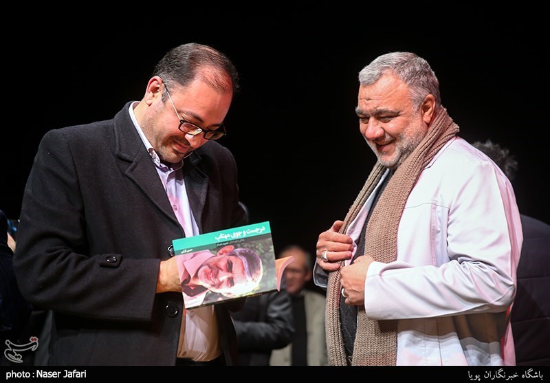 مراسم رونمایی از کتاب در جست وجوی مهتاب