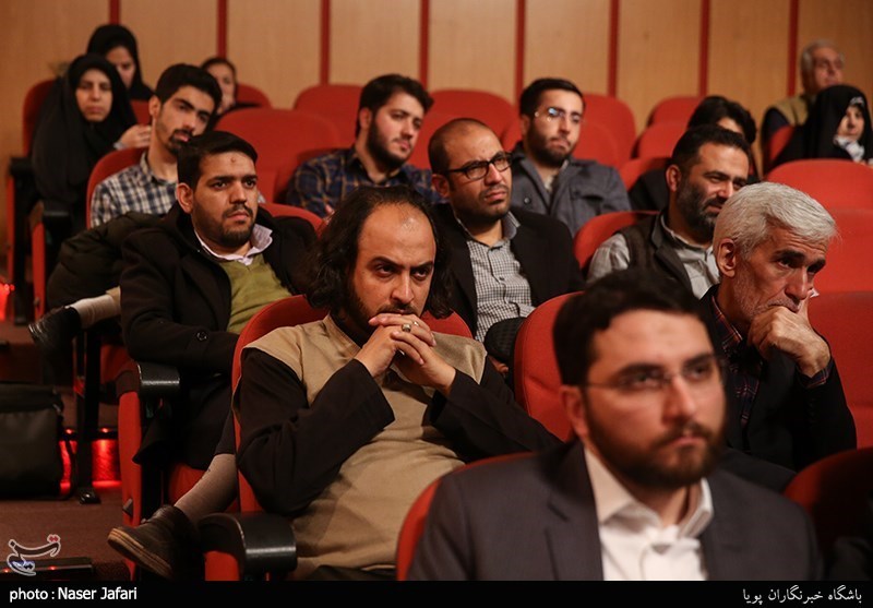 مراسم رونمایی از کتاب در جست وجوی مهتاب