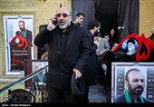 مصطفی خرسندی مدیرعامل خانه مداحان در مراسم تشییع پیکر مرحوم سیدقاسم موسوی قهار