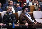 حضور حجت الاسلام سید ابراهیم رئیسی رئیس قوه قضاییه وامیر دریادار حبیب‌الله سیاری معاون هماهنگ‌کننده ارتش در  ششمین همایش ملی مدیریت جهادی