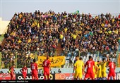 دیدار تیمهای فوتبال پرسپولیس و شهرداری ماهشهر - آبادان