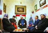 دیدار حجت الاسلام حبیب رضا ارزانی دبیر ستاد عالی هماهنگی و نظارت برکانون های فرهنگی هنری مساجد کشور در آستانه میلاد حضرت عیسی مسیح(ع) با خانواده  شهید آشوری