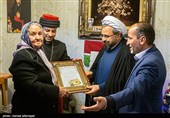 تجلیل از مادر شهید روبرت لازار توسط حجت الاسلام حبیب رضا ارزانی دبیر ستاد عالی هماهنگی و نظارت برکانون های فرهنگی هنری مساجد کشور
