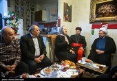 دیدار حجت الاسلام حبیب رضا ارزانی دبیر ستاد عالی هماهنگی و نظارت برکانون های فرهنگی هنری مساجد کشور و مارنرسای بنیامین، اسقف اعظم کلیسای آشوری شرق ایران با خانواده  شهید آشوری
