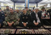 امیر دریادار حبیب الله سیاری در تشییع پیکر امیر سرتیپ دوم خلبان شهید محمدرضا رحمانی