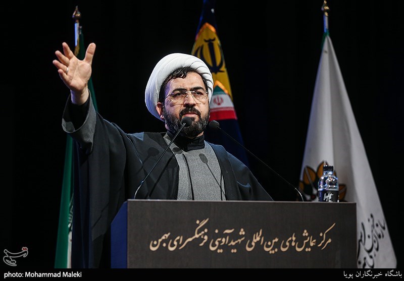 تلویزیون , صدا و سیمای جمهوری اسلامی ایران , ماه مبارک رمضان , سریال ایرانی , برنامه تلویزیونی دورهمی , مهران مدیری , بازیگران سینما و تلویزیون ایران ,