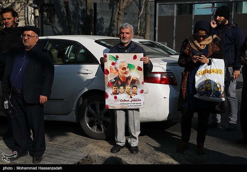 تجمع جانبازان و ایثارگران مقابل سفارت سوییس