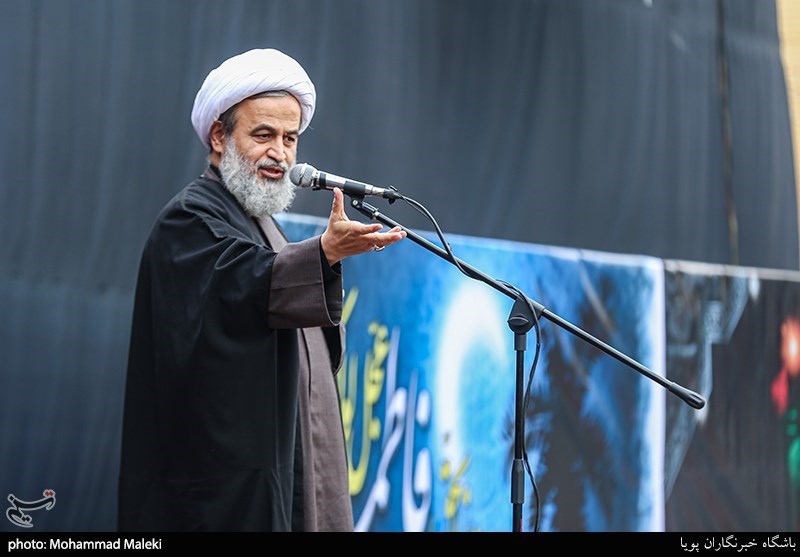 تلویزیون , صدا و سیمای جمهوری اسلامی ایران , ماه مبارک رمضان , بازیگران سینما و تلویزیون ایران , مجریان تلویزیون ایران , کارگردانان سینما و تلویزیون ایران , سریال ایرانی , شبکه های سیمای جمهوری اسلامی ایران , شبکه یک , شبکه دو | شبکه 2 سیمای جمهوری اسلامی ایران , شبکه سه سیما , شبکه پنج | شبکه پنج سیمای جمهوری اسلامی ایران , شبکه نسیم ,