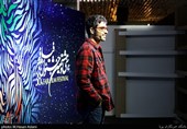 محمد کارت کارگردان  فیلم «شنای پروانه» در سومین روز سی و هشتمین جشنواره فیلم فجر در پردیس سینمایی چارسو
