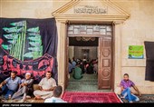 نمازگزاران  مسجد در شهر نبل سوریه