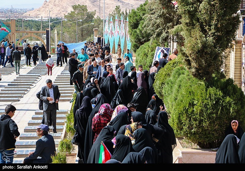 یازدهمین دوره انتخابات مجلس در گلزار شهدای کرمان