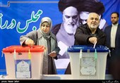 محمد جواد ظریف و همسرش در حسینه جماران