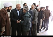 محمدباقر قالیباف  کاندیدای یازدهمین دوره انتخابات مجلس شورای اسلامی در مسجد خاتم‌الانبیاء شهرک واوان اسلامشهر در محل اخذ رای