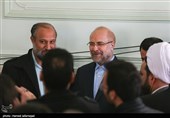 محمدباقر قالیباف  کاندیدای یازدهمین دوره انتخابات مجلس شورای اسلامی در مسجد خاتم‌الانبیاء شهرک واوان اسلامشهر در محل اخذ رای