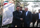 محمدباقر قالیباف  کاندیدای یازدهمین دوره انتخابات مجلس شورای اسلامی در مسجد خاتم‌الانبیاء شهرک واوان اسلامشهر در محل اخذ رای