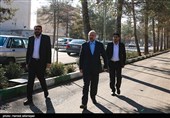 محمدباقر قالیباف  کاندیدای یازدهمین دوره انتخابات مجلس شورای اسلامی در مسجد خاتم‌الانبیاء شهرک واوان اسلامشهر در محل اخذ رای