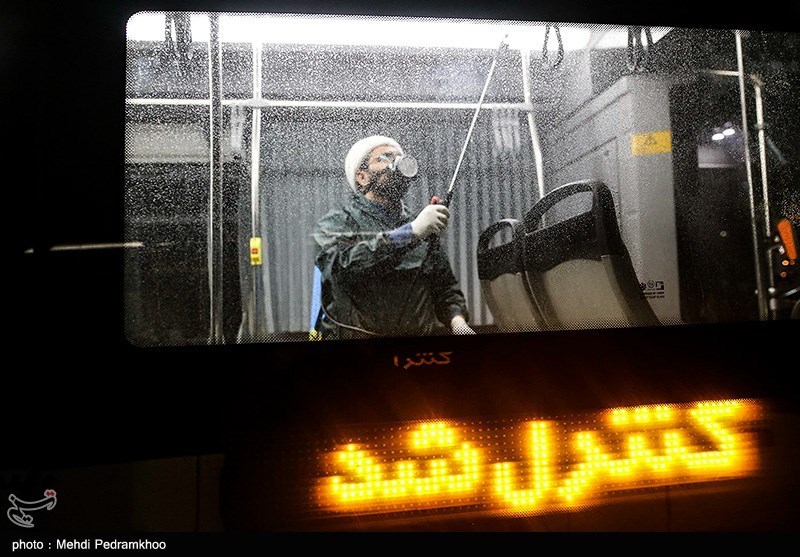 ضد عفونی کردن ناوگان اتوبوسرانی اهواز توسط  گروه های جهادی طلاب