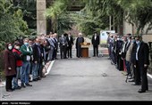 عکس یادگاری حجت‌الاسلام حسن روحانی رئیس جمهور و اعضای هیئت دولت با خبرنگاران در حاشیه آخرین جلسه هیئت دولت در سال ۹۸