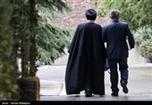 عبدالرضا رحمانی فضلی وزیر کشور و حجت‌الاسلام سیدمحمود علوی وزیر اطلاعات در حاشیه آخرین جلسه هیئت دولت در سال ۹۸