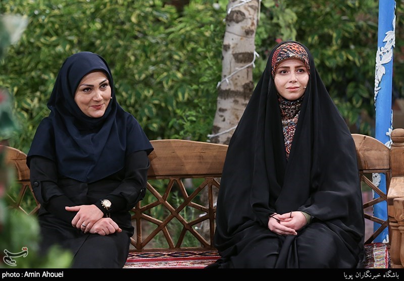 فائزه نوری و فرشته شهماری جهادگران حوزه سلامت مهمانان برنامه افطار جشن رمضان