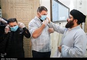 کمیل قاسمی و حسن رحیمی در مراسم طبخ و توزیع 2000 وعده غذای گرم میان نیازمندان