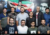 جمعی از ورزشکاران و قهرمانان در مراسم طبخ و توزیع 2000 وعده غذای گرم میان نیازمندان