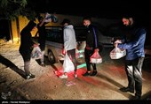 توزیع 2000 وعده غذای گرم میان نیازمندان توسط جمعی از ورزشکاران - واوان اسلامشهر