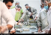 طبخ و توزیع 2000 وعده غذای گرم میان نیازمندان توسط جمعی از ورزشکاران - واوان اسلامشهر