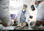 کمیل قاسمی در مراسم طبخ و توزیع 2000 وعده غذای گرم میان نیازمندان