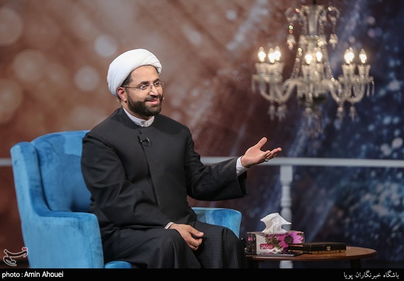 تلویزیون , صدا و سیمای جمهوری اسلامی ایران , شبکه یک , ماه مبارک رمضان , ویروس کرونا , مجریان تلویزیون ایران , بازیگران سینما و تلویزیون ایران , شبکه های سیمای جمهوری اسلامی ایران ,