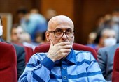 اکبر طبری چقدر باید در زندان بماند؟/ بررسی ادعای وکیل سابق محکوم جنجالی