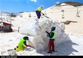 جشنواره آدم برفی‌های خوشحال با حضور خانواده ها و شهروندان تهرانی در ایستگاه 7 توچال