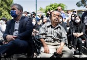 اسدالله یکتا در مراسم تشییع پیکر زنده‌یاد محمدعلی کشاورز - قطعه هنرمندان بهشت زهرا(س)