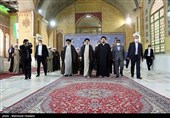 حضور حجج الاسلام سیدحسن خمینی و سیدابراهیم رئیسی رئیس قوه قضائیه بر سر مزار شهدای 72 تن