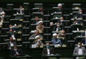 تذکر نمایندگان به «شریعتمداری» درباره پرداخت هزینه‌های دارو و درمان افراد تحت پوشش تامین اجتماعی
