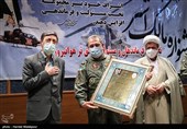 تقدیر از پرویز فتاح رئیس بنیاد مستضعفان در جشنواره مالک اشتر هوانیروز ارتش نزاجا