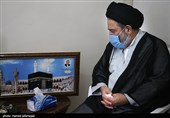 عیادت حجت الاسلام سید عبدالفتاح نواب نماینده ولی فقیه در امور حج و زیارت و سرپرست حجاج ایرانی از همسر شهید واقعه منا حاج ولی سلطانی