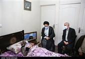عیادت سعید اوحدی رئیس بنیاد شهید و امور ایثارگران وحجت الاسلام سید عبدالفتاح نواب نماینده ولی فقیه در امور حج و زیارت و سرپرست حجاج ایرانی از همسر شهید واقعه منا حاج ولی سلطانی