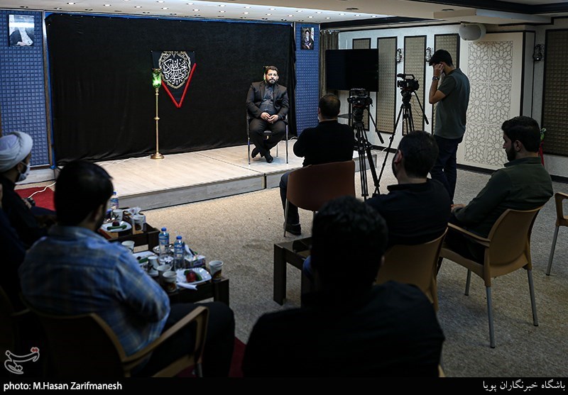 موکب تسنیم , مداحی , عزاداری , ماه محرم , امام حسین (ع) , هیئت , شعر آیینی , مهدی میرداماد , پایگاه اطلاعرسانی دفتر مقام معظم رهبری ,