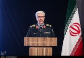 ارائه گزارش خدمت مقام معظم رهبری توسط سرلشکر محمد باقری رئیس ستاد کل نیروهای مسلح در آیین تجلیل و تکریم سراسری یک میلیون پیشکسوت دفاع مقدس و مقاومت
