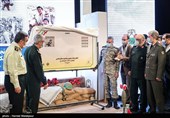 رونمایی از تمبر یادبود آیین تجلیل و تکریم سراسری یک میلیون پیشکسوت دفاع مقدس و مقاومت