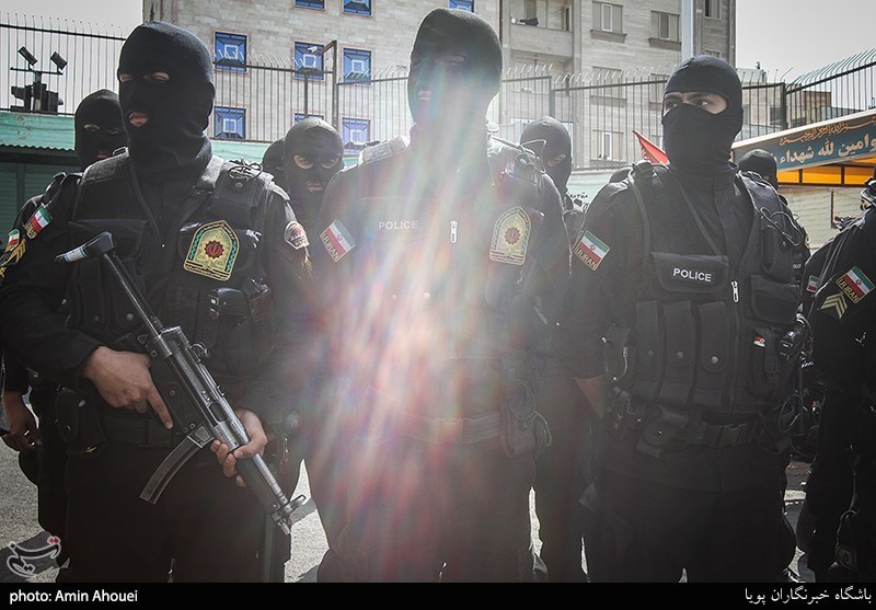 عربده‌کش مشیریه در شهر گردانده شد