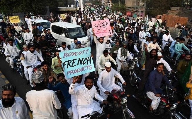 کشور فرانسه , کشور پاکستان , حضرت محمد (ص) , پیامبر(ص) ,