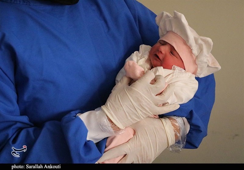 ماجرای قصور پزشکی و احیای نوزاد 2ماهه در غسالخانه "آبدانان" چه بود؟/ مسئولان علوم پزشکی ایلام پاسخگو نیستند