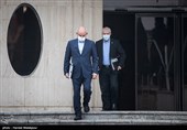 سعید اوحدی رئیس بنیاد شهید و امور ایثارگران و محسن حاجی‌میرزایی وزیر آموزش و پرورش در حاشیه جلسه هیئت دولت